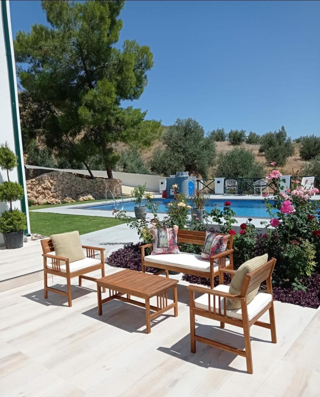 Dervise Mehmet Guest House Lefka  ภายนอก รูปภาพ