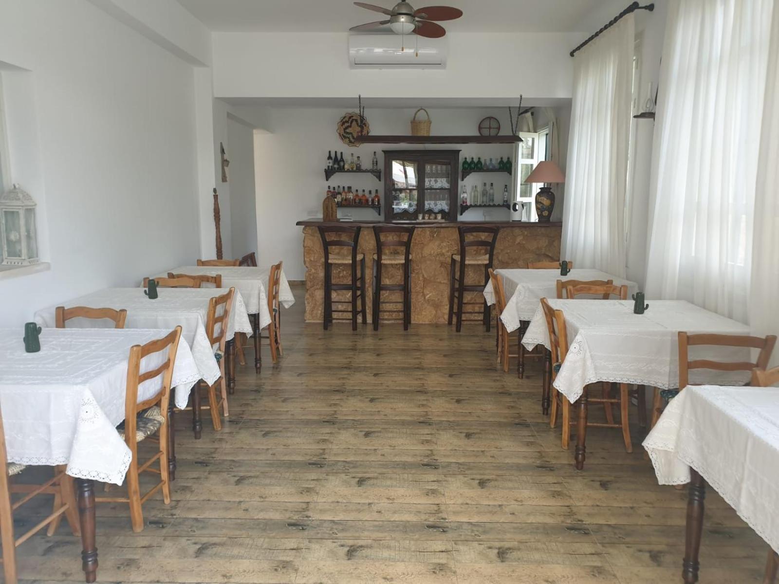 Dervise Mehmet Guest House Lefka  ภายนอก รูปภาพ